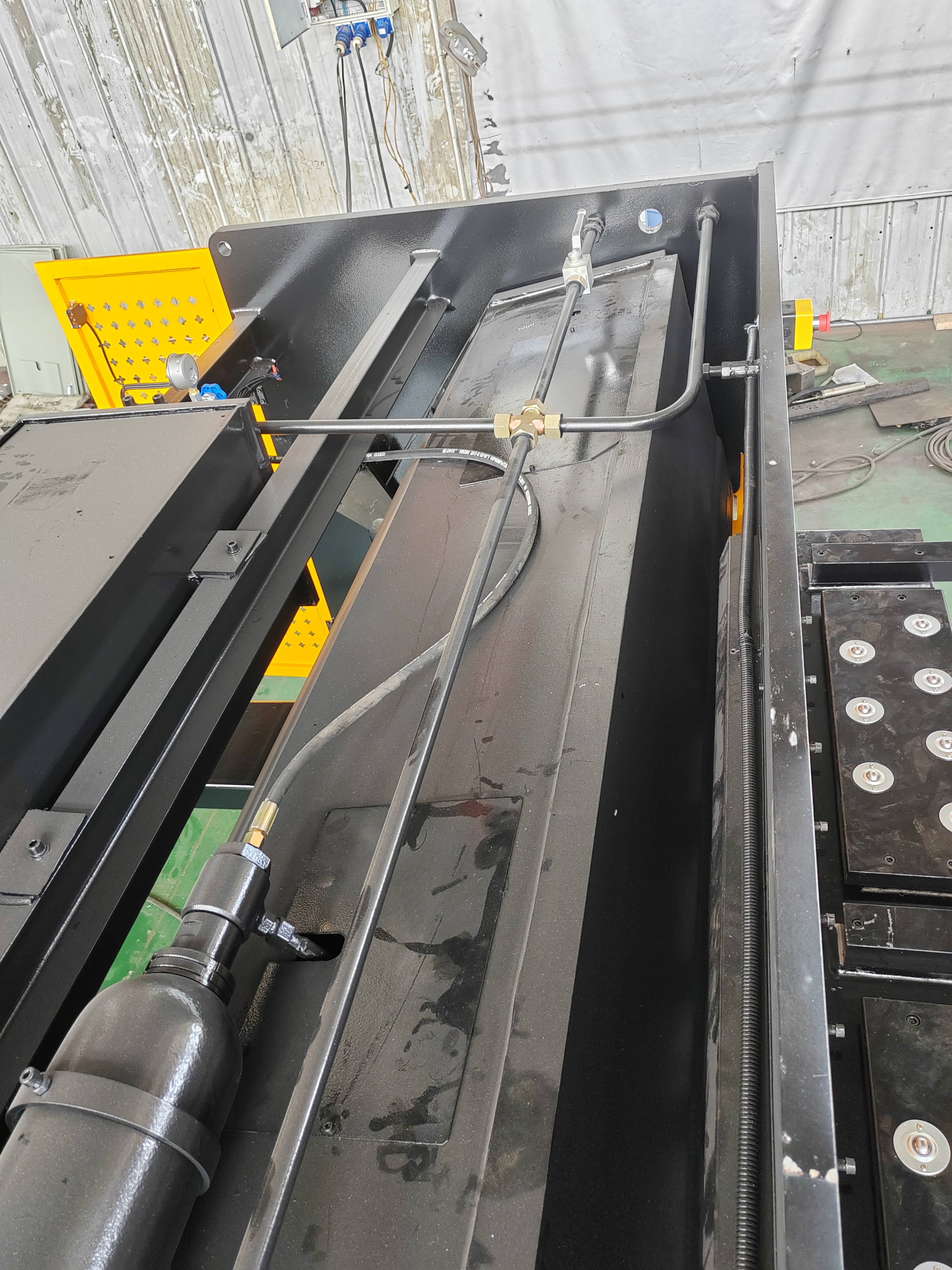 Гильотина гидравлическая Stalex HSB 2500x8 - 6